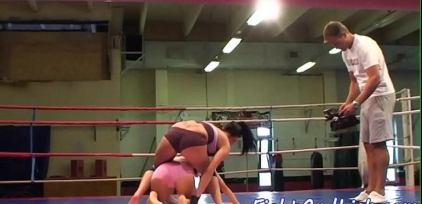  Wrestling lezzies pussylicking in sixtynine